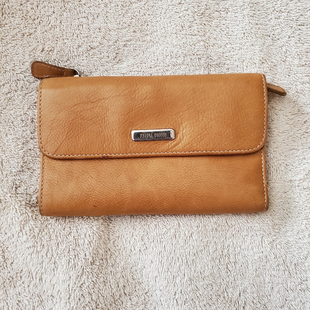 Miu Miu camel soft leather wallet in great condition!